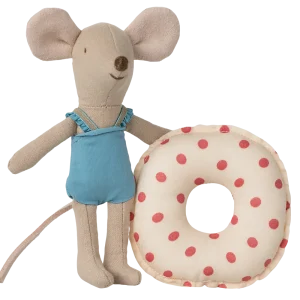 Petite soeur souris avec sa bouée pois