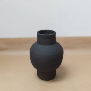 Vase parme noir - Oito.Atelier
